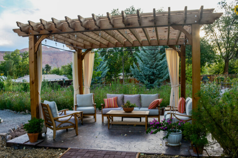  5 Reasons to Get a Professionally Built Pergola in Austin, TX